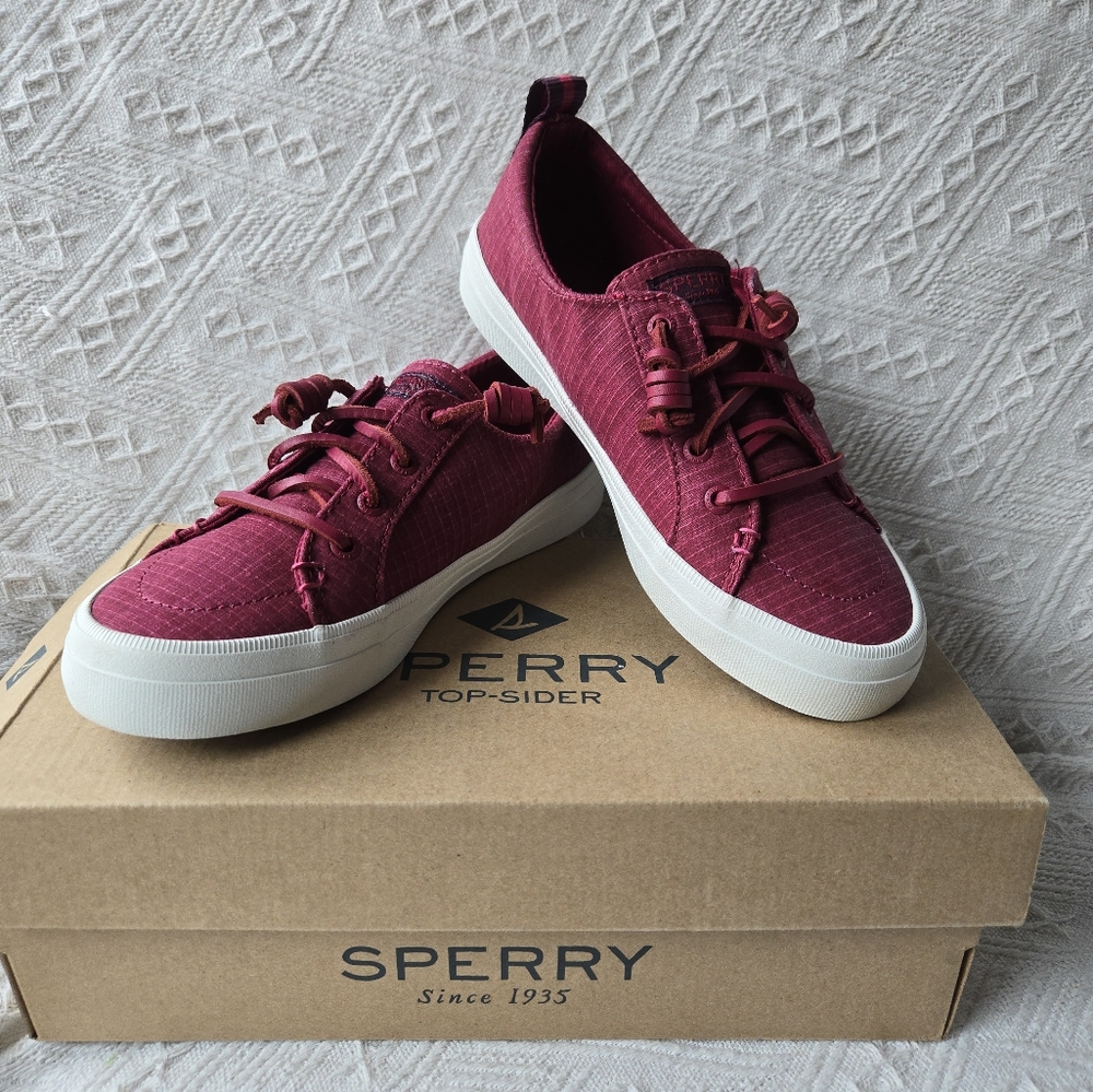 Women's Sperry Crest Vibe Sneakers Size 5.5 New